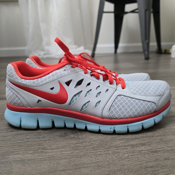 Nike Shoes - Nike Women's Flex 2013 Running Shoes Size 9.5 EUC Grey Blue Red